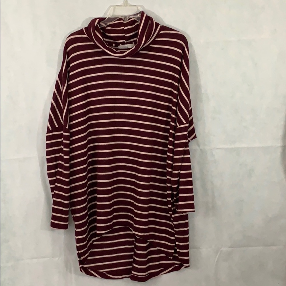 14th & Union 1X maroon striped tunic